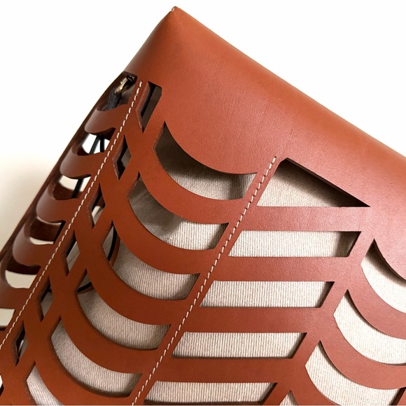 Chloe Kayan Cutout Leather Tote Bag - Picture 9 of 16